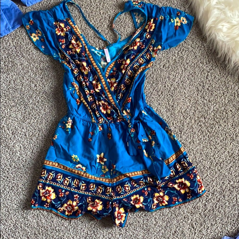 Super size tribal design short sleeve romper
